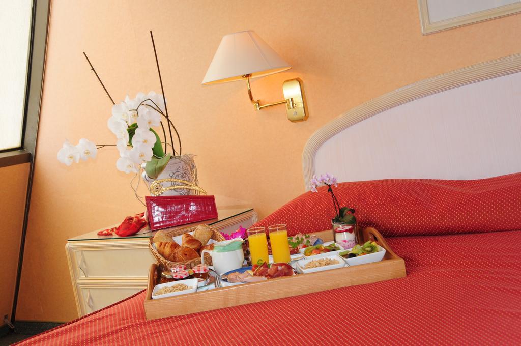 Vista Palace Hotel&Beach Resort - Monte Carlo View Rocabruna Habitación foto
